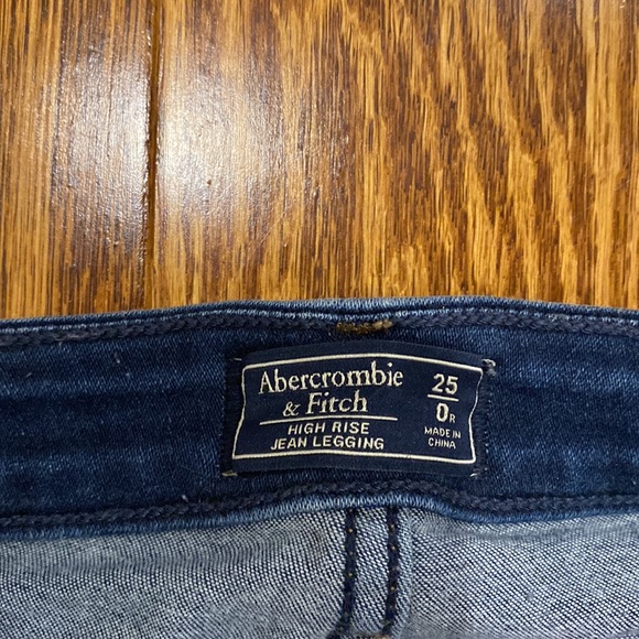 High rise Abercrombie stretchy skinny jeans - Picture 2 of 2